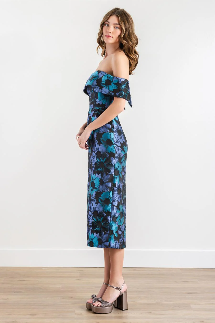 By Watters Evening Style Portobello in Begonia Brocade - Image 2
