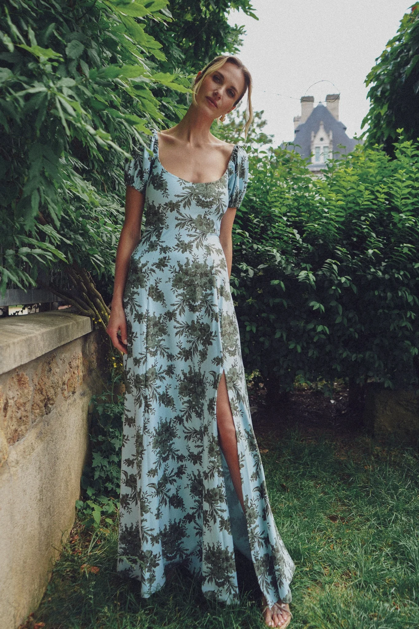 Elizabeth Dress in Palace Hall - Image 3