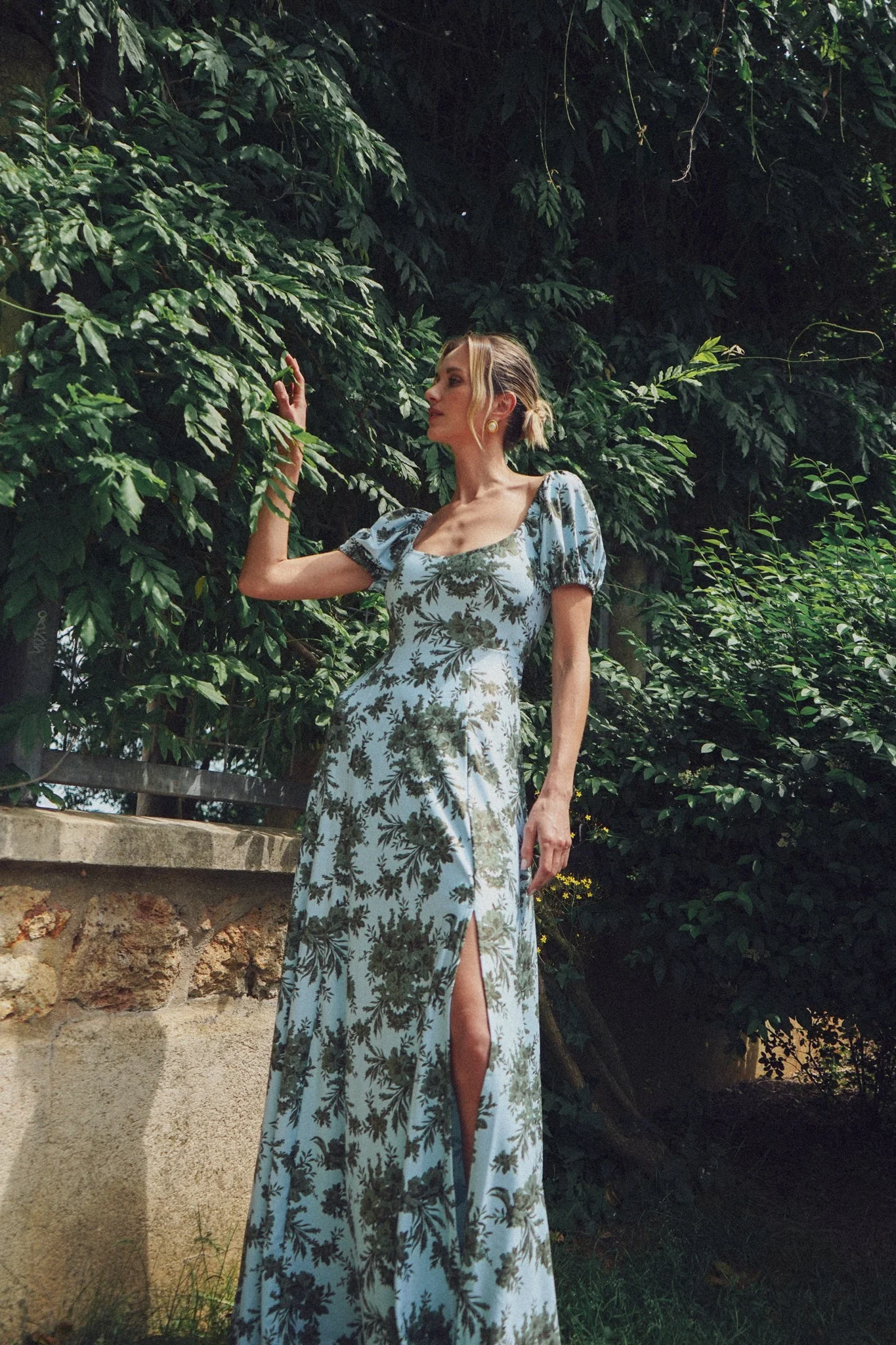 Elizabeth Dress in Palace Hall - Image 6