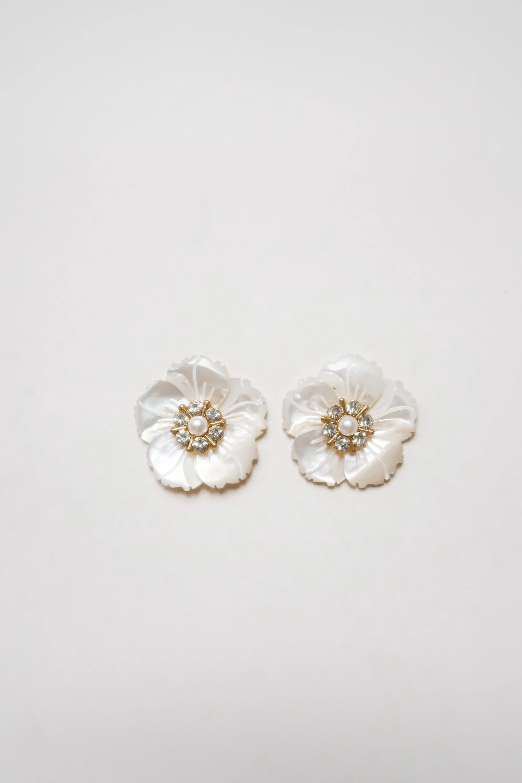 The Olivia Petals Earrings in Gold