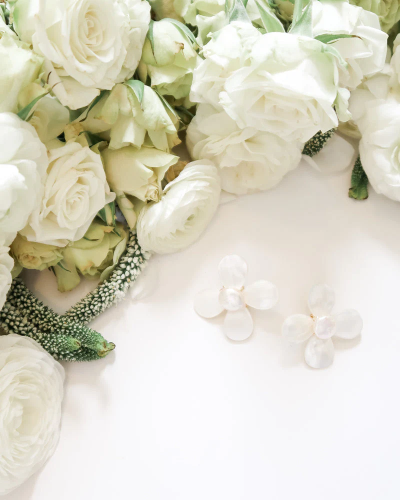 The Windsor Earrings in Pearl