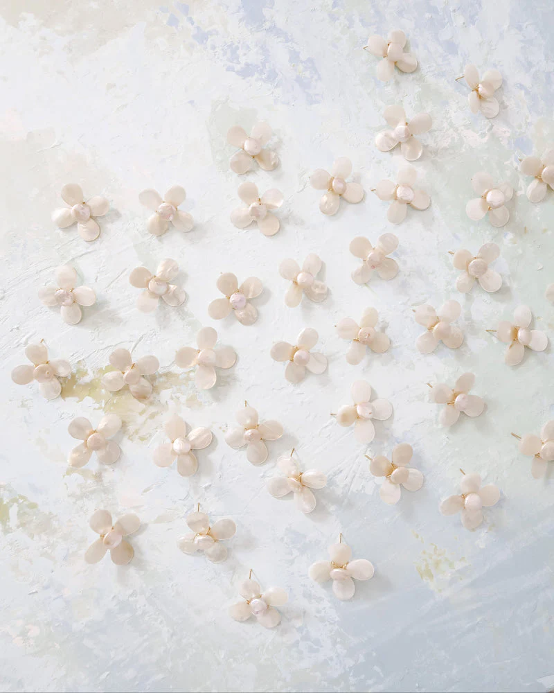 The Windsor Earrings in Pearl - Image 5